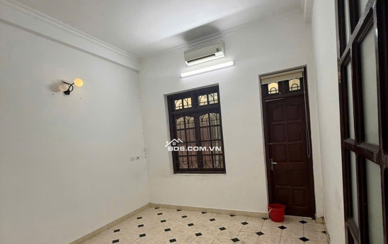 BẤT CHẤP MÔ HÌNH - LẠC LONG QUÂN – GẦN HỒ TÂY – CÁCH HỒ ~30M VỊ TRÍ ĐẸP – KD TỐT – DÂN TRÍ CAO